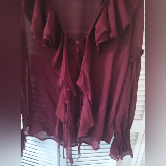 Blouses - Picture 2 of 9